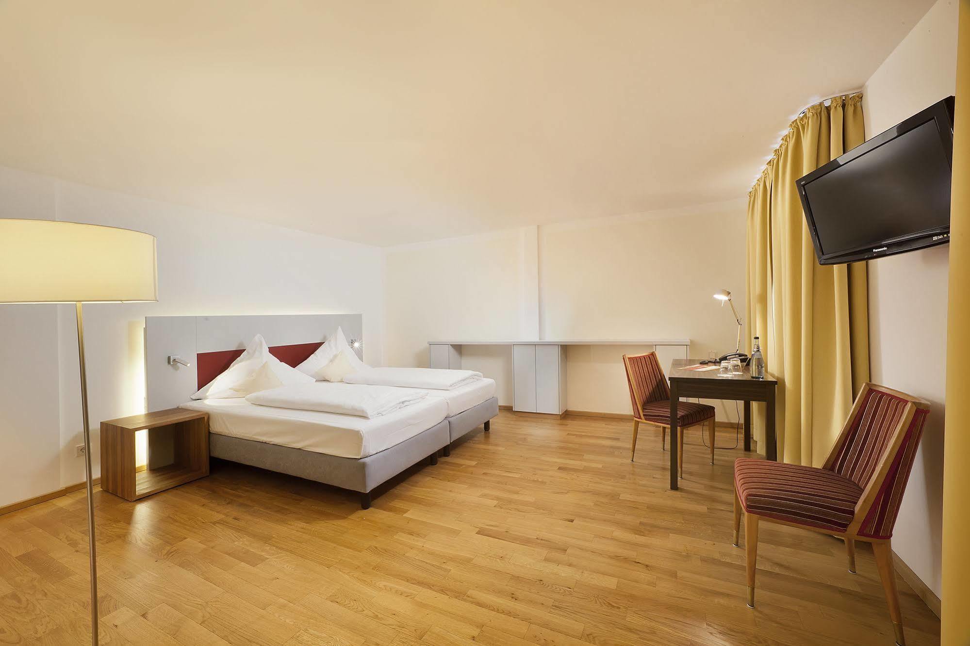 Akzent Brauerei Hotel Hirsch Ottobeuren Zewnętrze zdjęcie